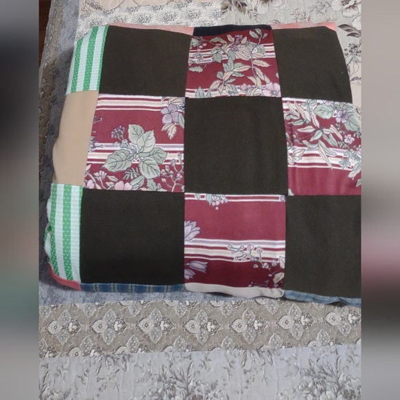 Vintage quilt size 104/86 inches - Picture 4 of 6